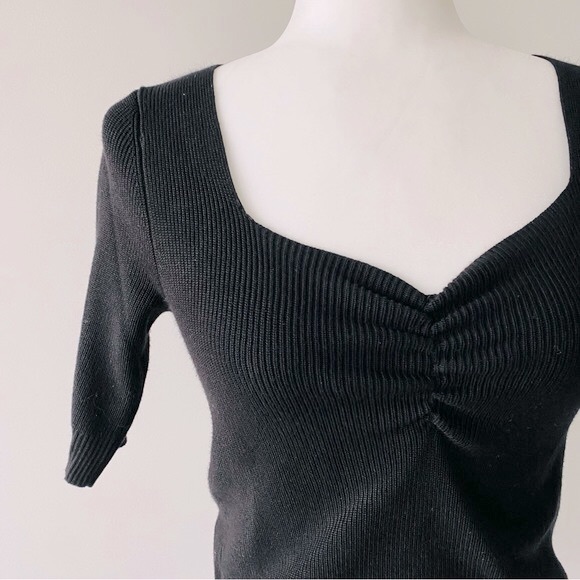 Sweetheart Knit Top - Picture 2 of 11